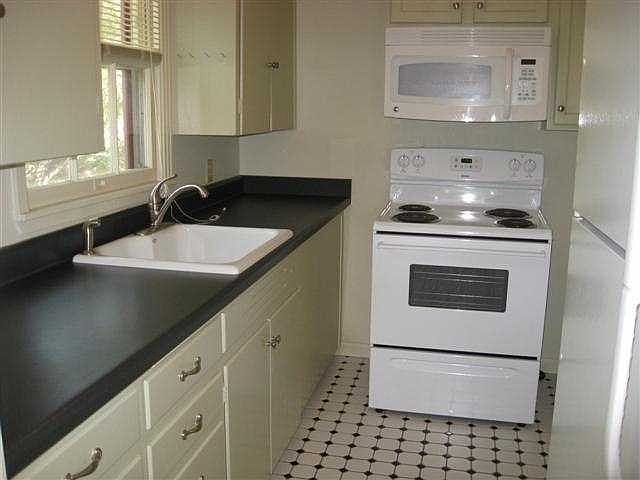 2nd image of 5114 Evans Ave #B