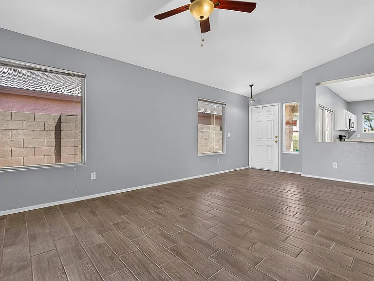 15542 N 136th Ln — Photo 10