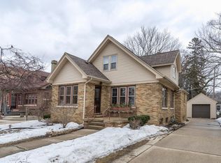 2114 N 81st St, Wauwatosa, WI 53213