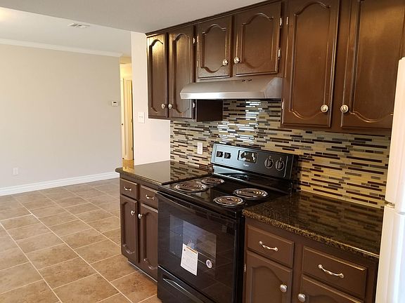 3rd image of 11825 Chamizal St