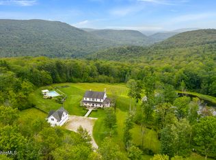 470 Harrington Dr, Austerlitz, NY 12017