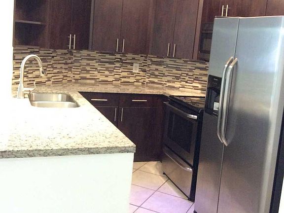 5th image of 9757 SW 138th Ave #Hb1r