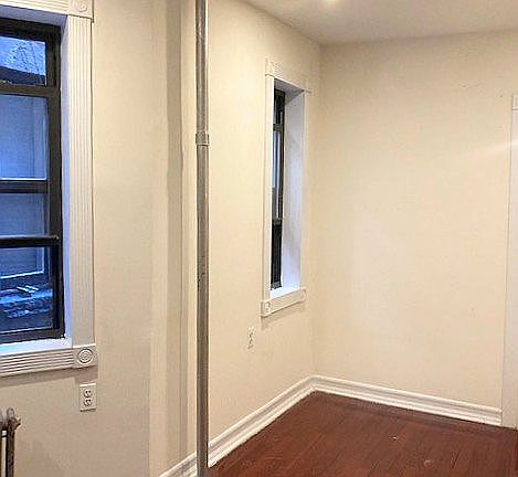 4th image of 315 E 73rd St #N