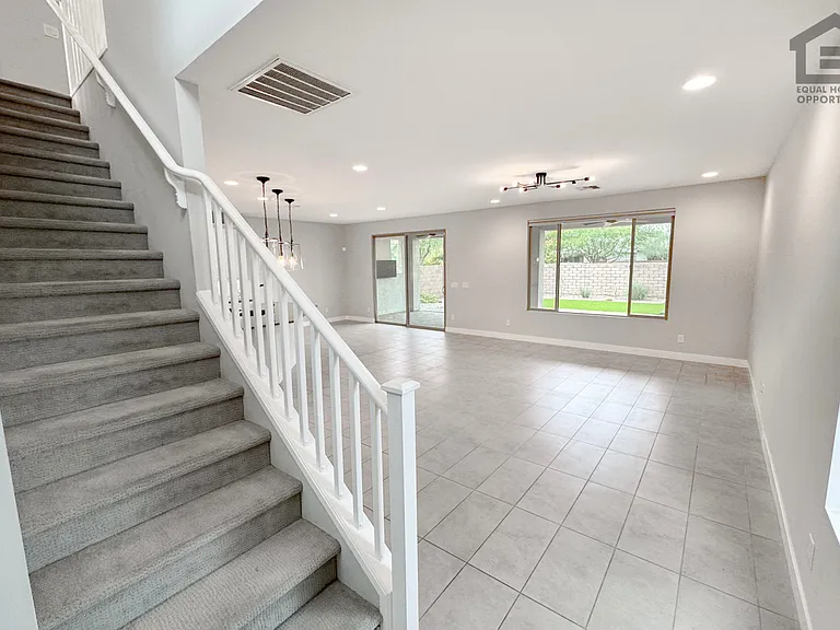 22038 N 28th Pl — Photo 11