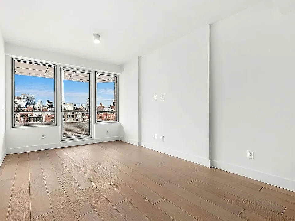 208 Delancey St #7C