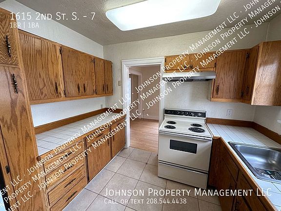 3rd image of 1615 2nd St S APT 7