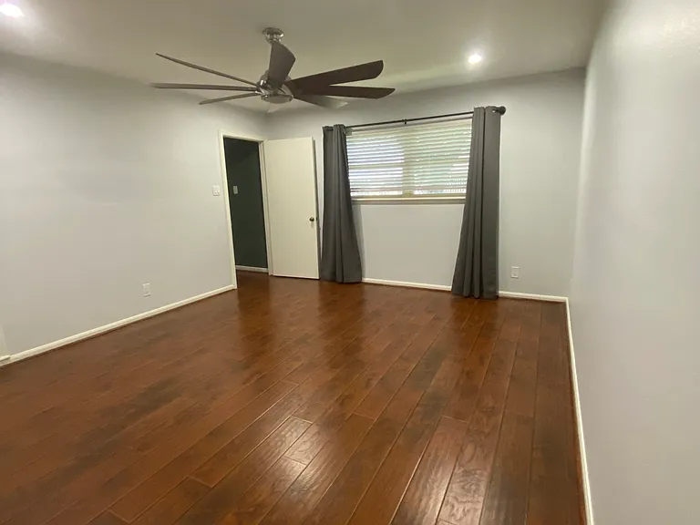 122 Camellia St — Photo 11