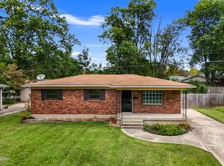 2415 McGee Dr, Louisville, KY 40216