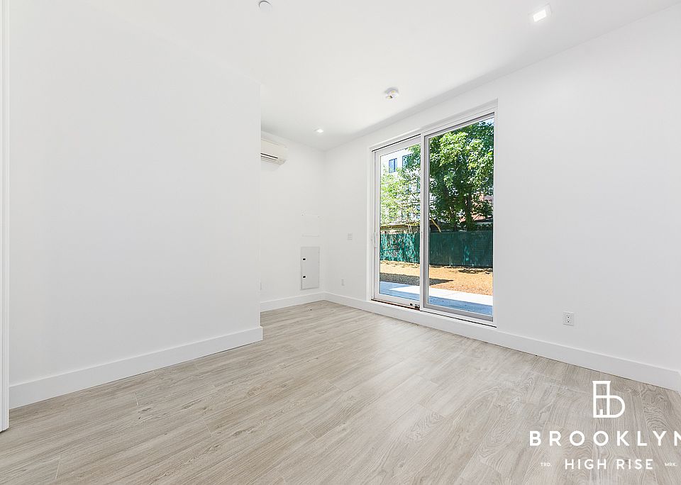 1st image of 2901 Snyder Ave #1R