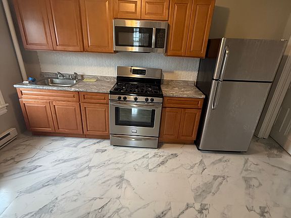 4th image of 740 2nd St APT 3
