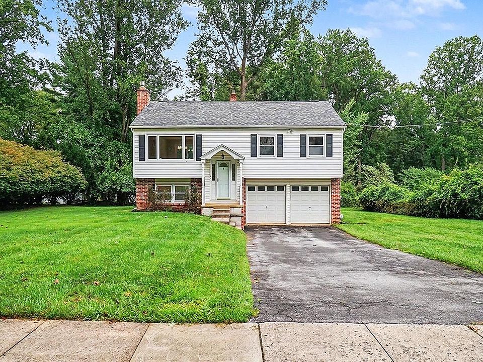 1st image of 314 Colonial Dr