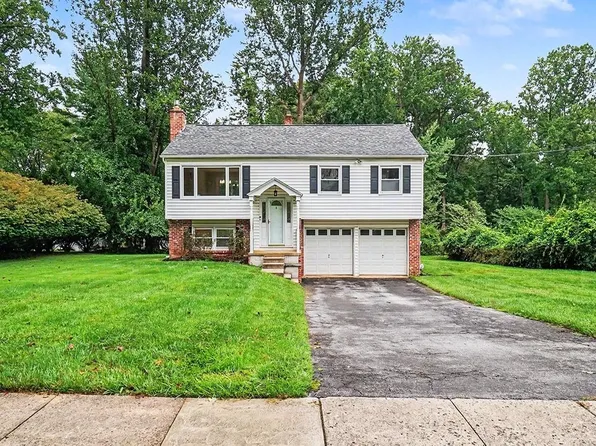 314 Colonial Dr, Exton, PA 19341