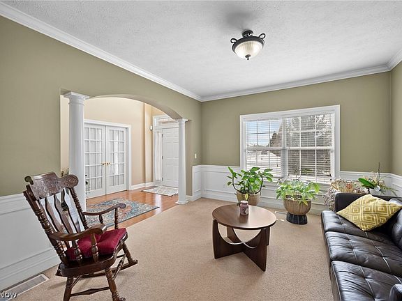 5th image of 7599 Estate Ave