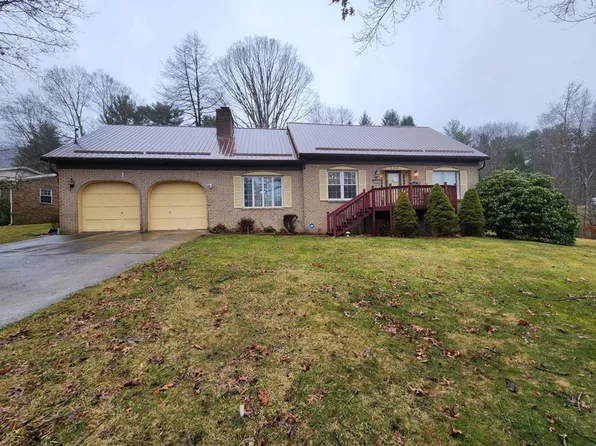 206 Dan Mont Vis, Daniels, WV 25832