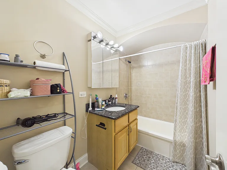 2210 S Goebbert Rd #226 — Photo 21