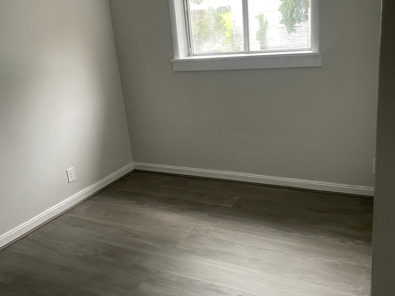 2 bed, 1000 sqft, $1,100 — Photo 4