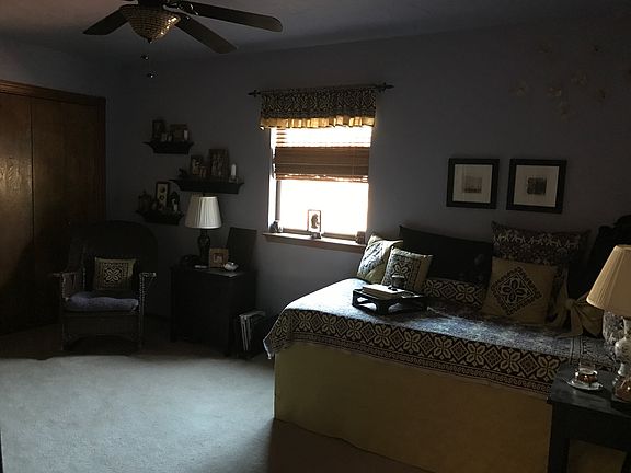Another bedroom....