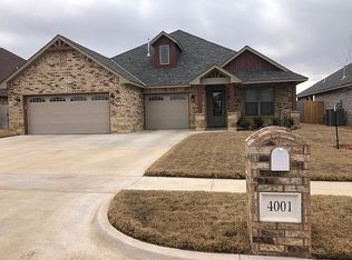 4001 NE Realtree Dr, Lawton, OK 73507