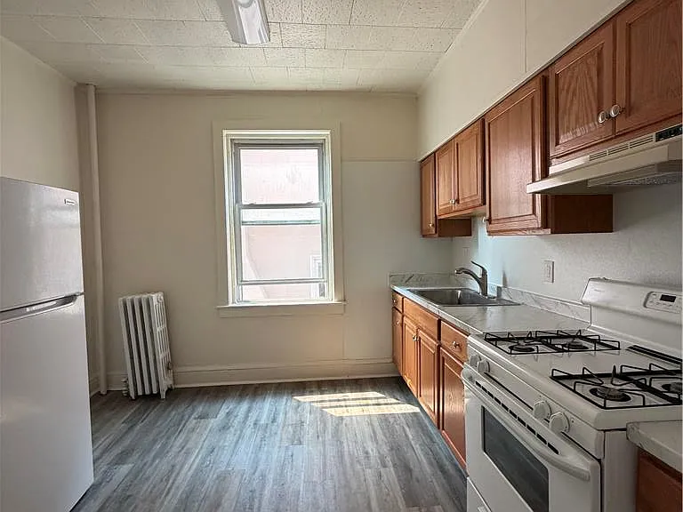 222 S 15th St #2 — Photo 5