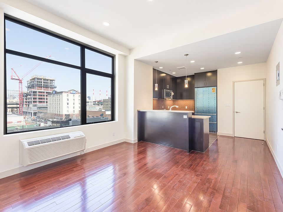 1st image of 4237 27th St #7C