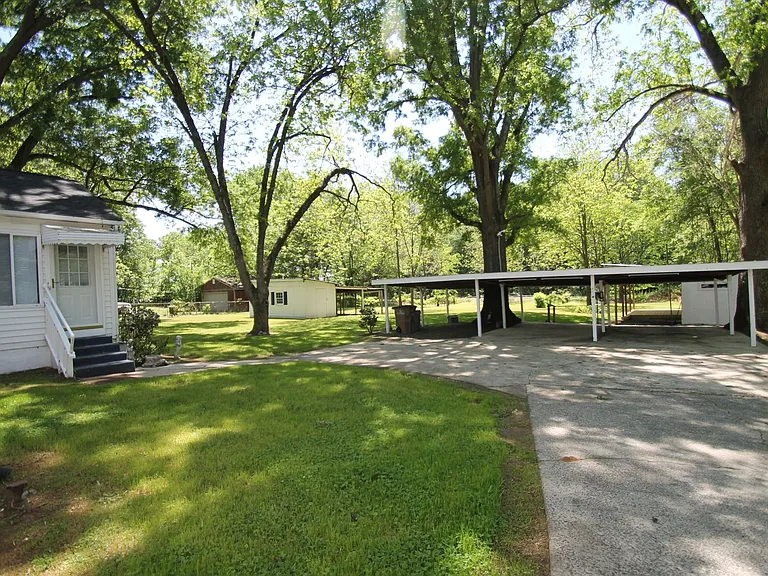 1004 Anderson Rd S — Photo 50
