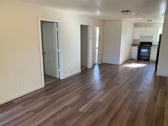 3rd image of 1420 Green Shadow Dr #A