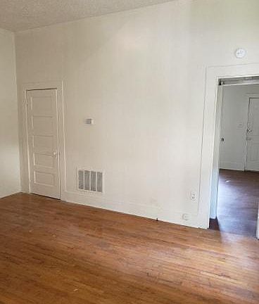 5th image of 640 Brister St