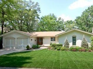1112 Candlewood Dr, Downers Grove, IL