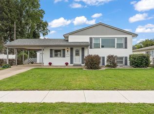 715 E 39th Ln, Griffith, IN 46319