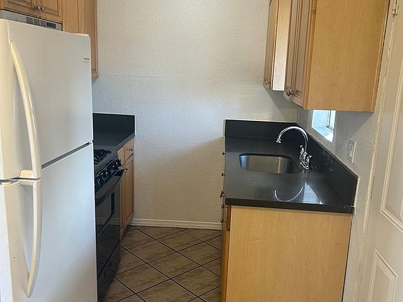 2nd image of 2272-74 Kearney Ave #2