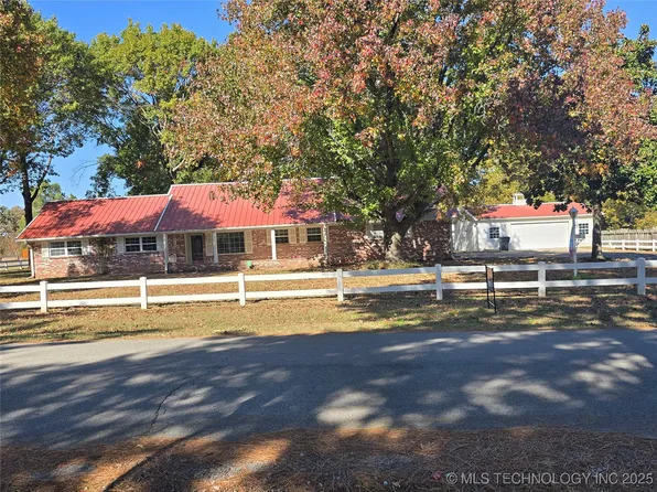 60 Town And Country Cir, Ardmore, OK 73401