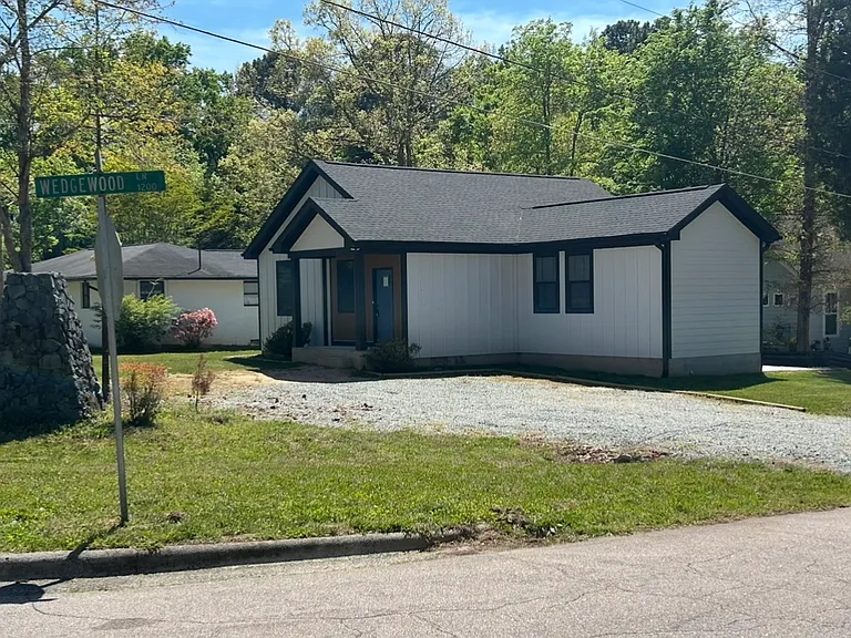 5800 Lake Elton Rd #A — Photo 2