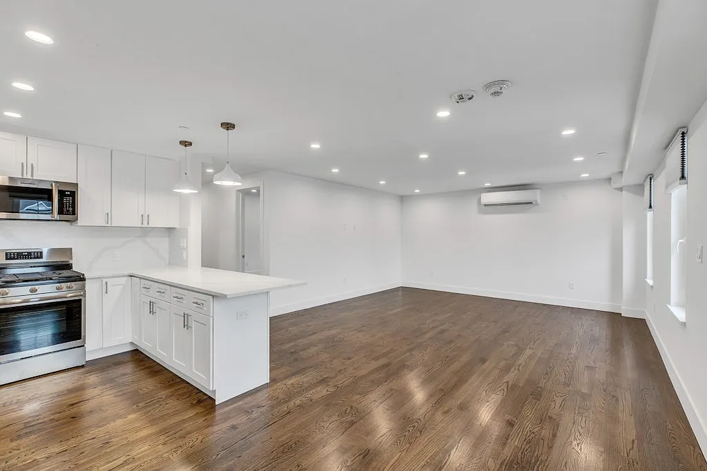 2 bed, 1060 sqft, $5,800 — Photo 4