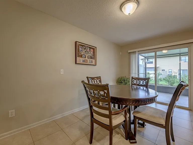 159 Crete Ct — Photo 3