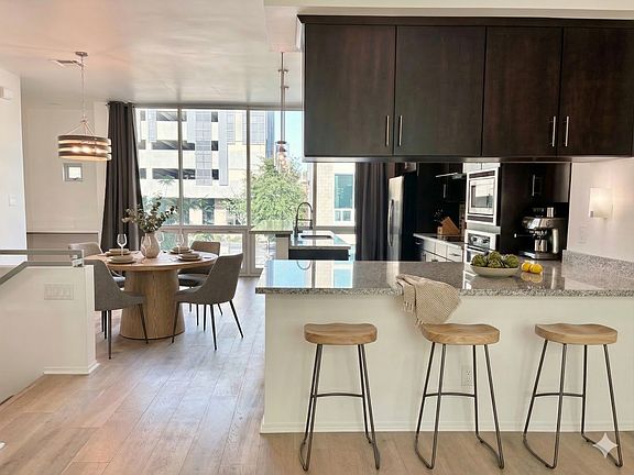 5th image of 364 S Farmer Ave #364