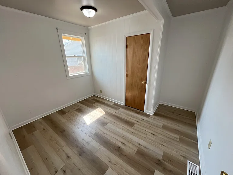 114 W Jefferson Ave — Photo 7
