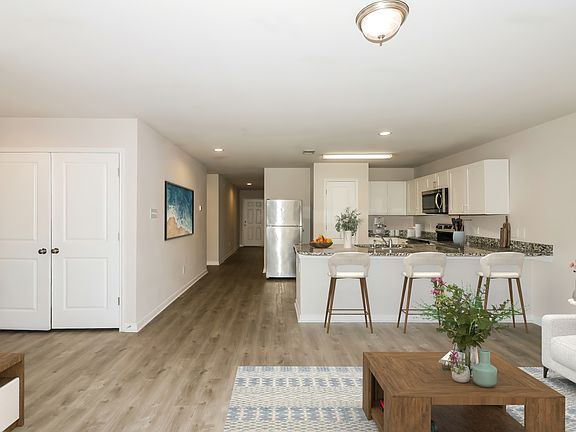 4th image of 14207 Green Wing Cir