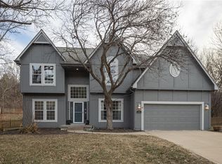 5805 NE Ruby Ct, Lees Summit, MO 64064