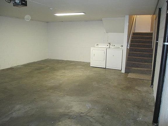 2nd image of 850 Bellomy St APT 12