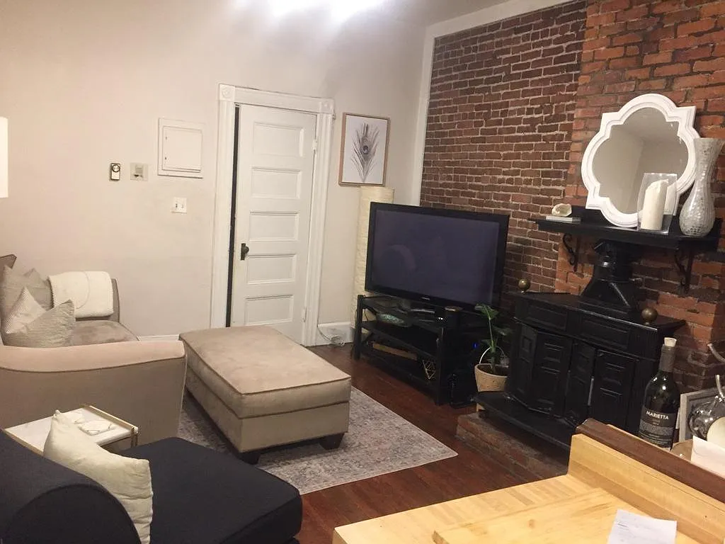 1 bed, $2,400 — Photo 2