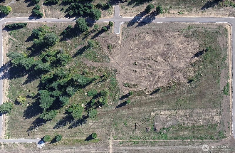 4th image of 347 Sawmill Road