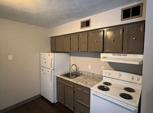 746 Russell Rd APT 4, Waterloo, IA 50701