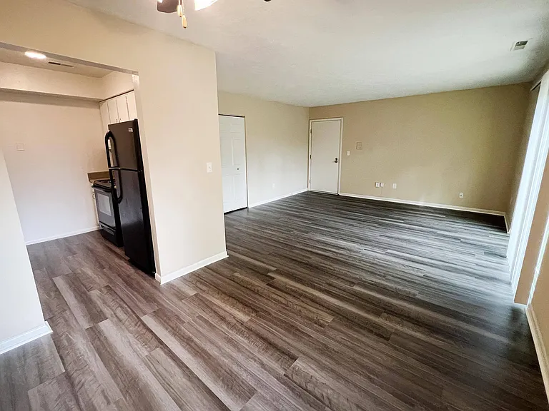 Hunter's Creek Apartments — Photo 54
