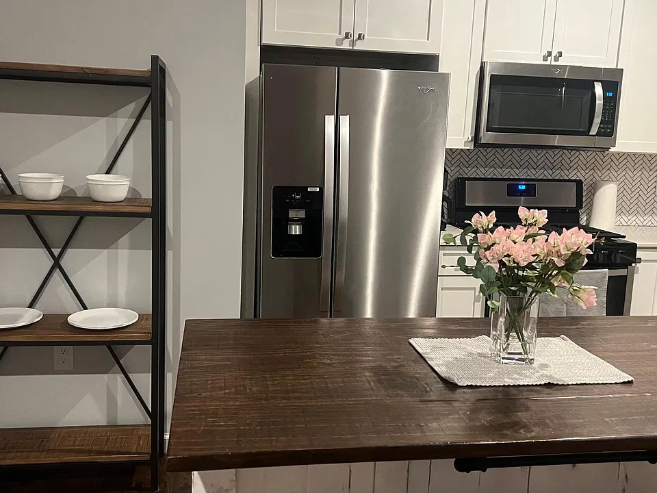 19 Euclid Ave #3
