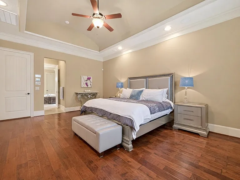 7414 Dayhill Dr — Photo 32