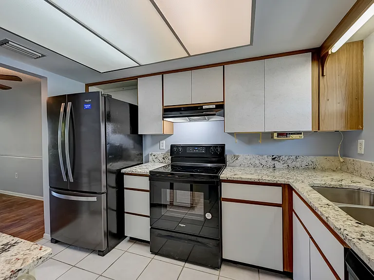 604 Park Cir #16 — Photo 16