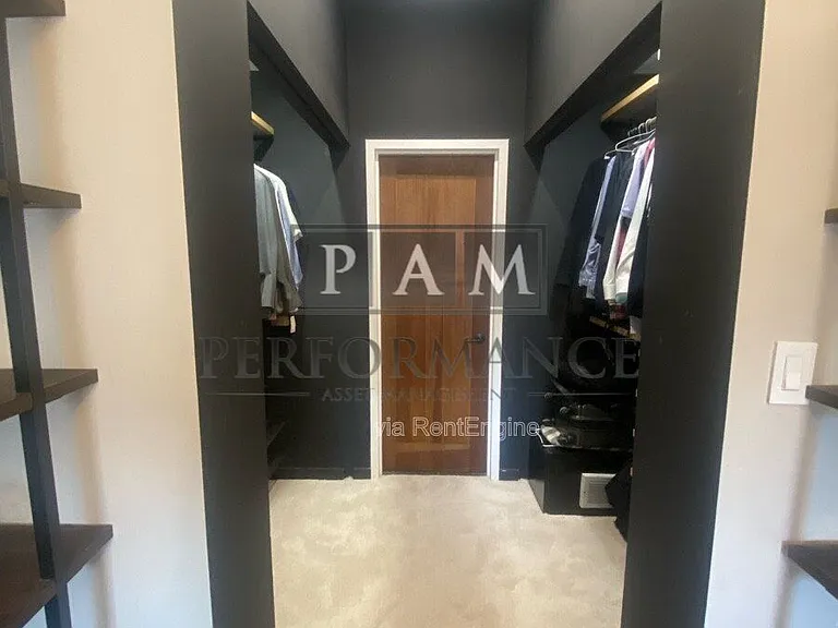 234 N Broadway — Photo 14
