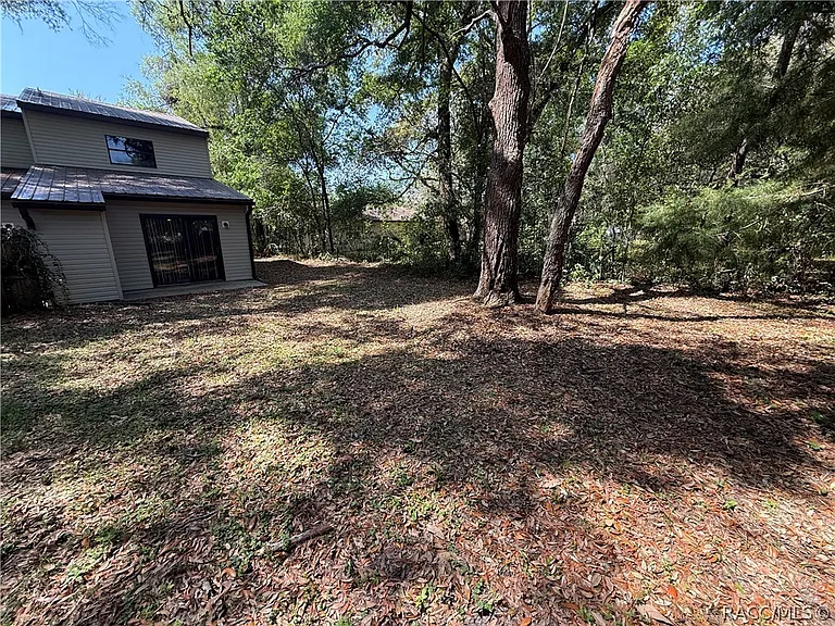 2316 Colby St — Photo 15