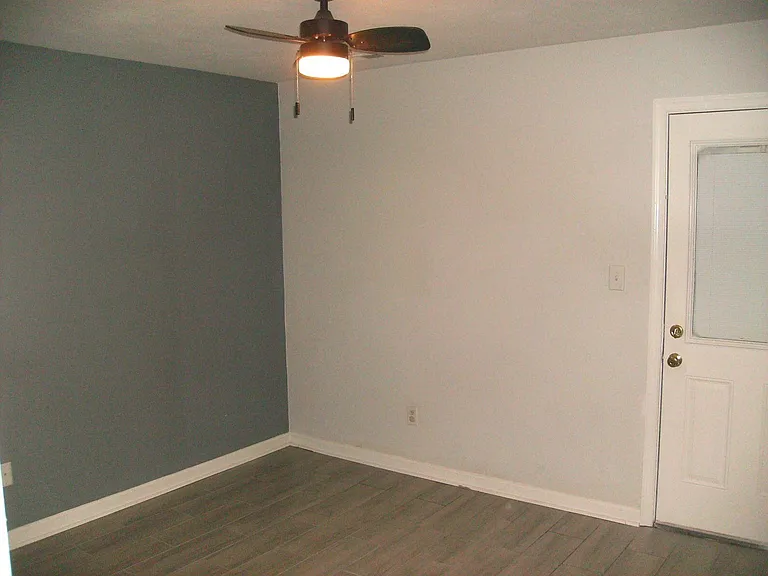 3512 Clover Meadows Dr — Photo 8