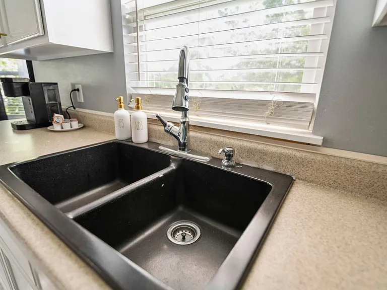 Long Island Cir — Photo 25